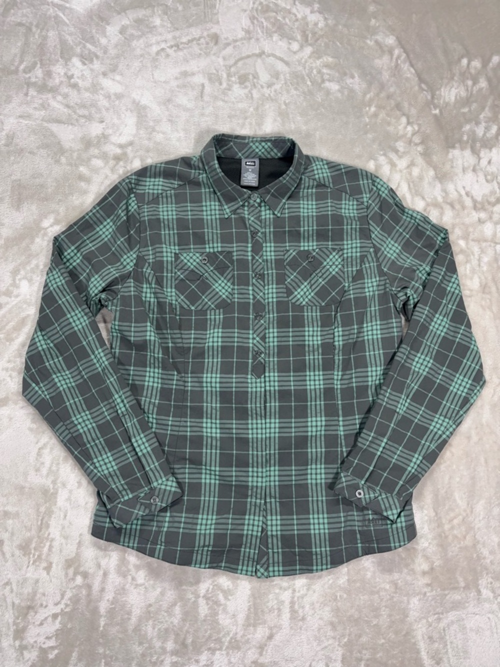 REI Plaid Button Down Shirt Women M Outdoor Hiking Lightweight Stretch